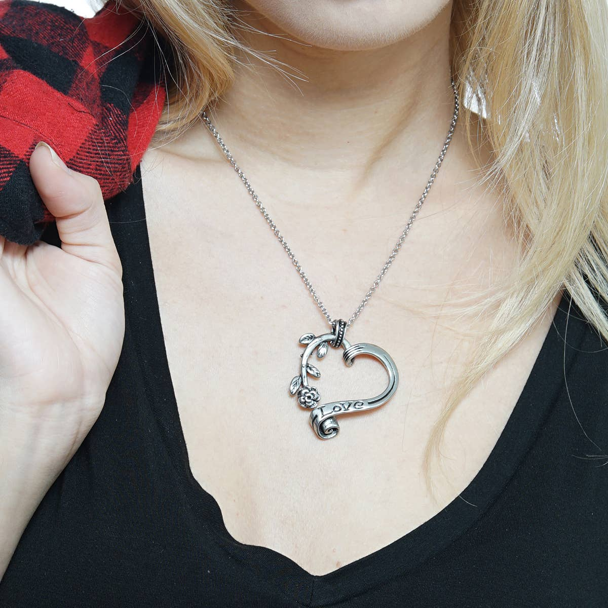 Controse Garden Heart Necklace